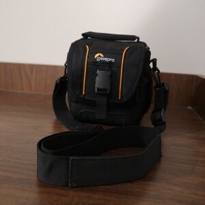 SMALL CAMERA BAG